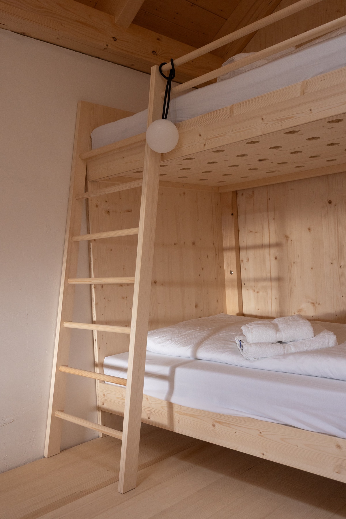 Photo of the bunk bed in the large bedroom