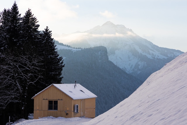 Hirschberg 231 in winter, east side