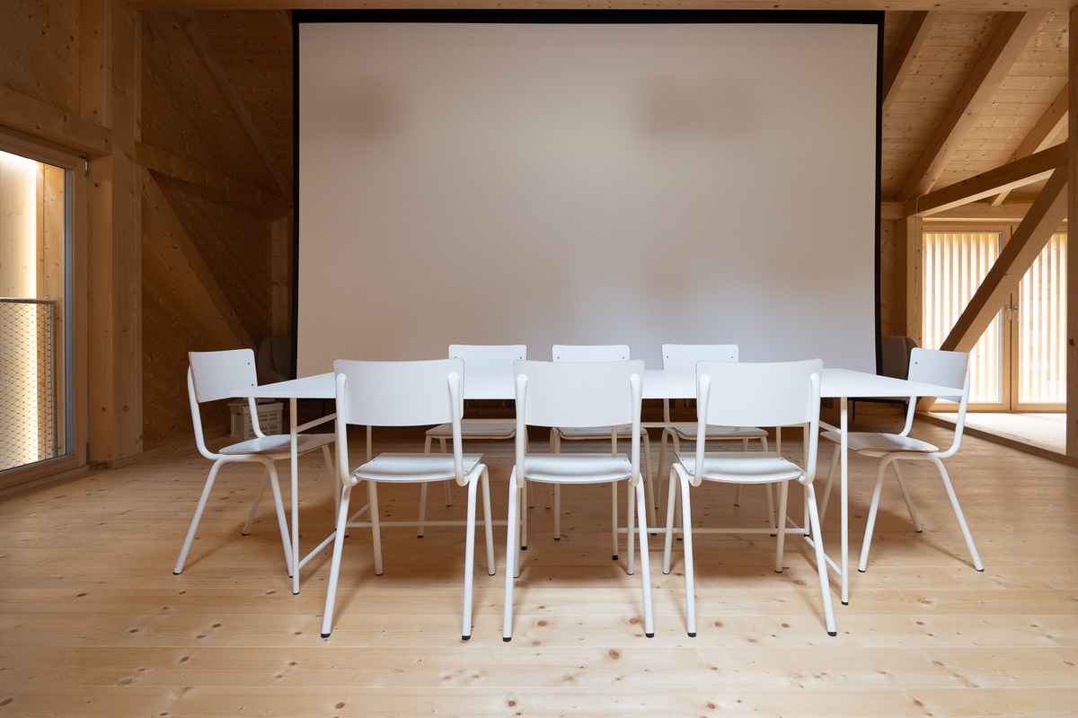 Workshop room with projection screen